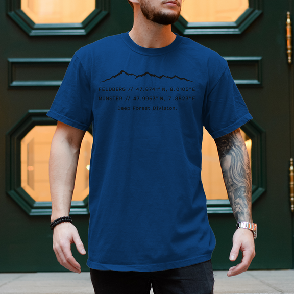 NOXRAW Deep Forest Division Unisex T-Shirt mit minimalistischem Black Forest Streetwear Design und modernem Urban Style