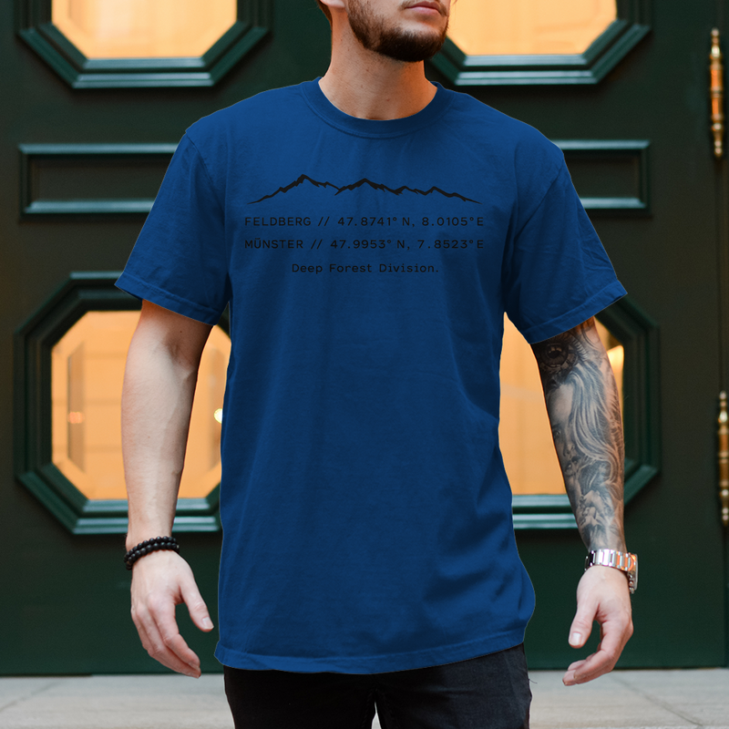 NOXRAW Deep Forest Division Unisex T-Shirt mit minimalistischem Black Forest Streetwear Design und modernem Urban Style